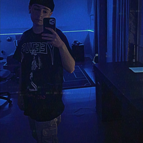 Meet your Posher, Alec - Picture 1 of 1